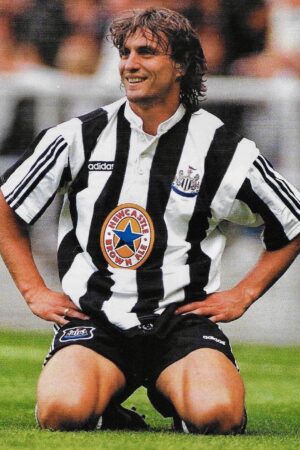 Newcastle United 1997-99 Home Kids Kit - Image 5